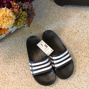 adidas sliders size 5